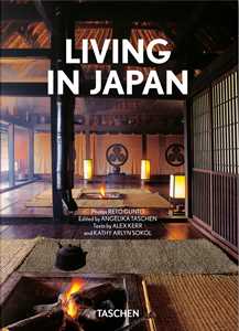 Libro Living in Japan. 45th Ed. Ediz. italiana, spagnola, portoghese 